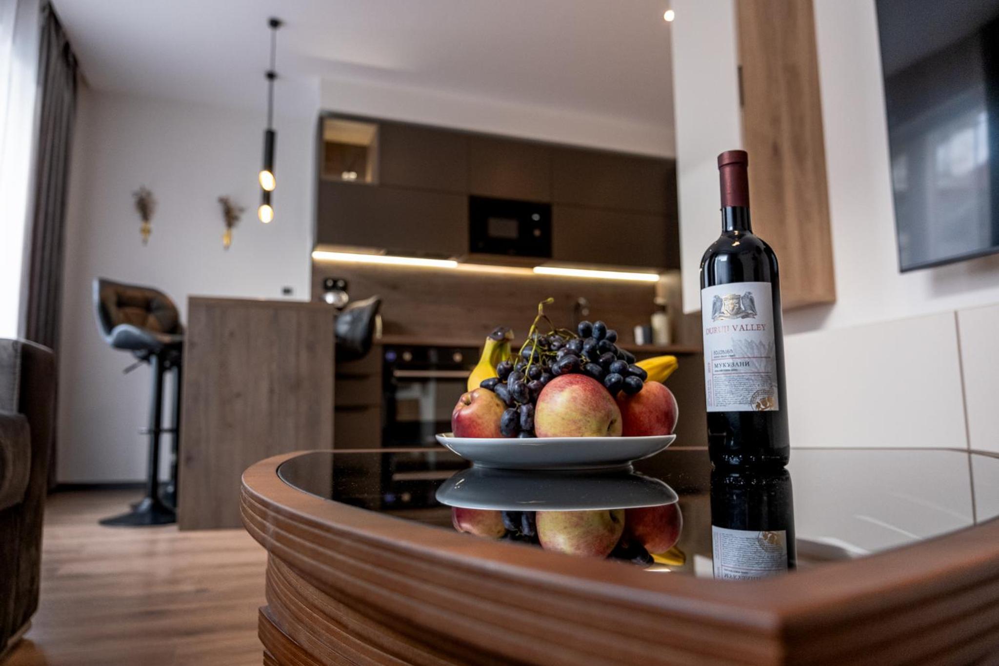 Luxury Redefined in City Center - Elevate Your Stay in a Smart and Modern Apartment