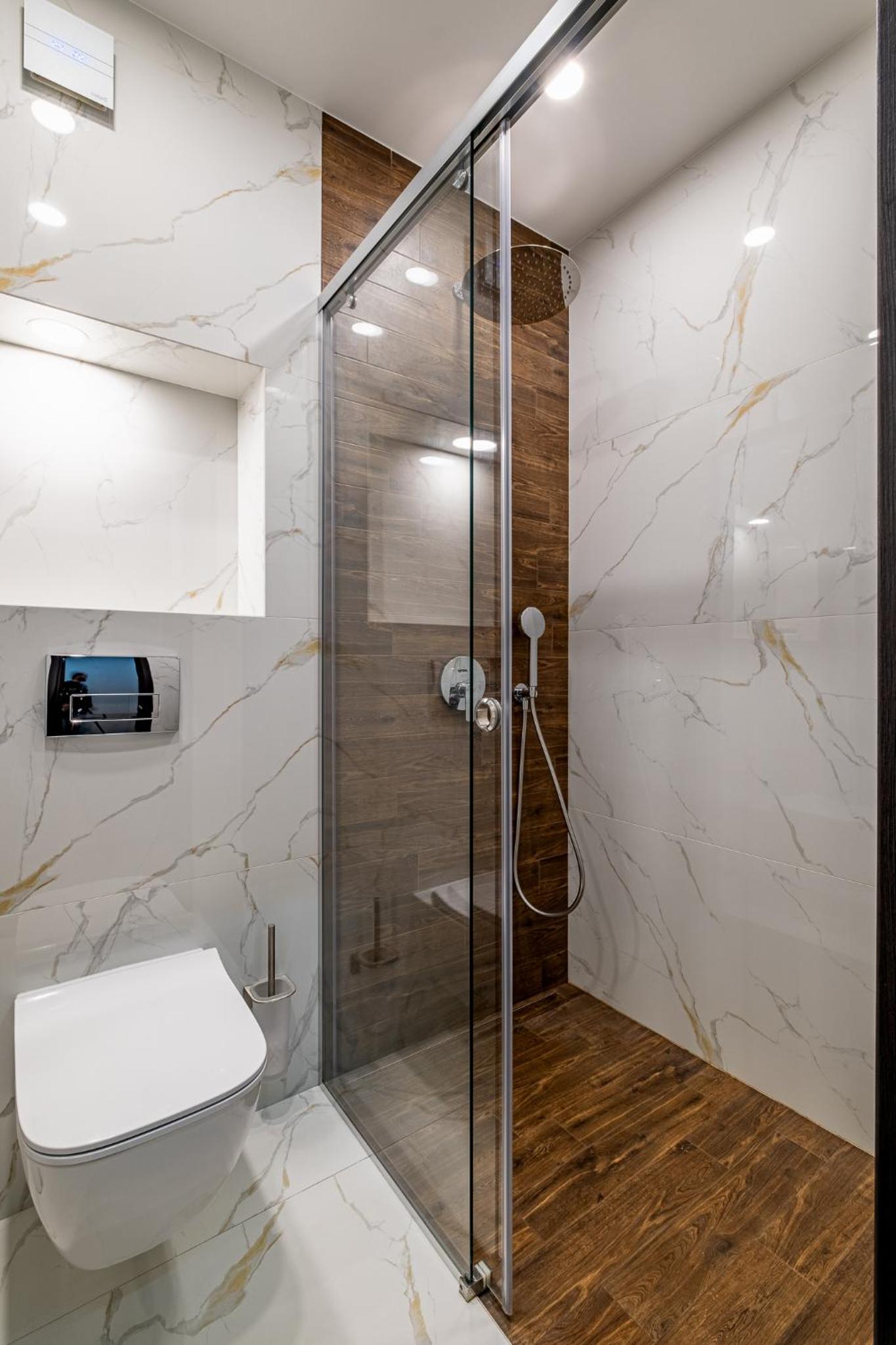 Luxury Redefined in City Center - Elevate Your Stay in a Smart and Modern Apartment