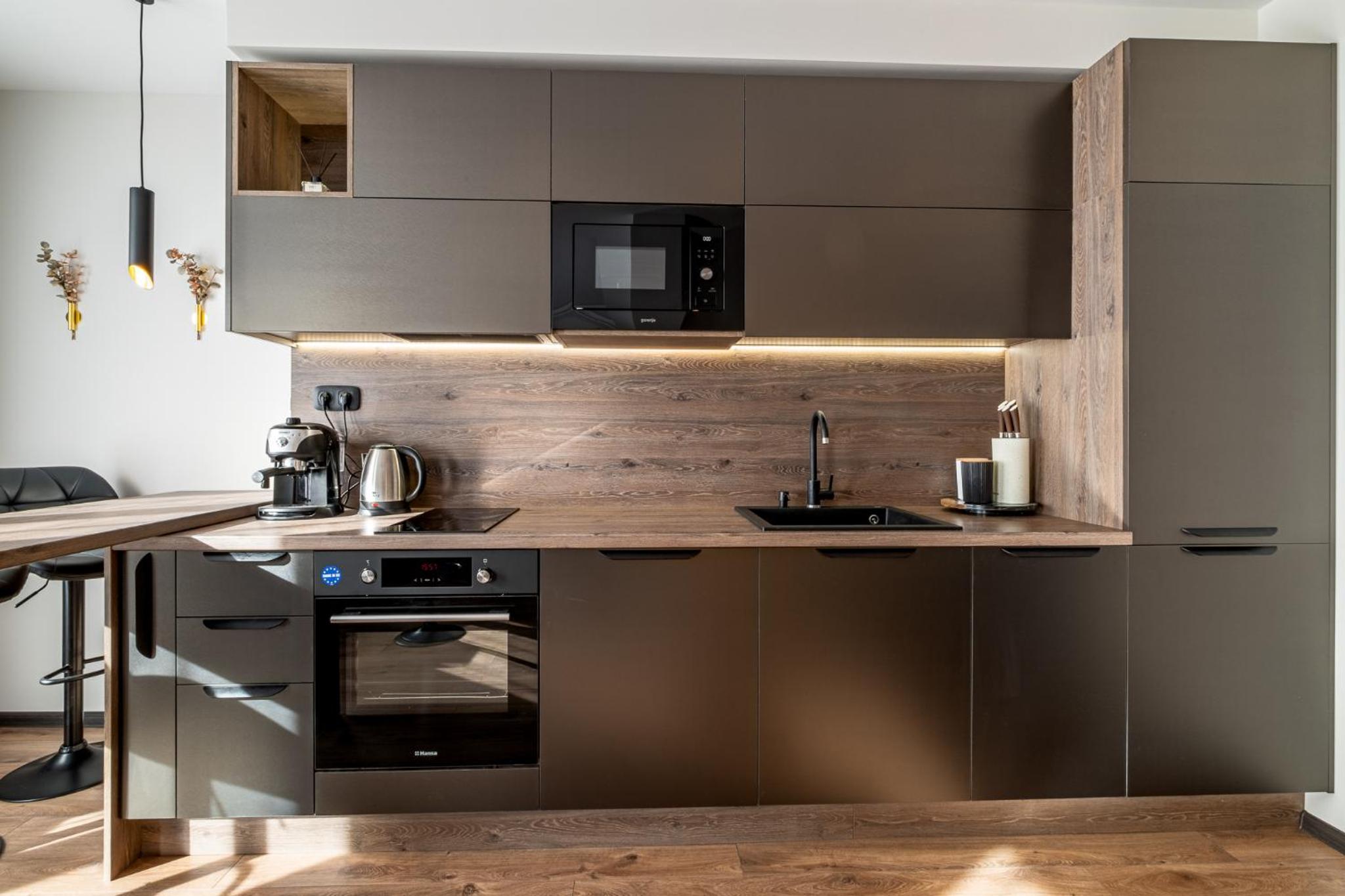 Luxury Redefined in City Center - Elevate Your Stay in a Smart and Modern Apartment