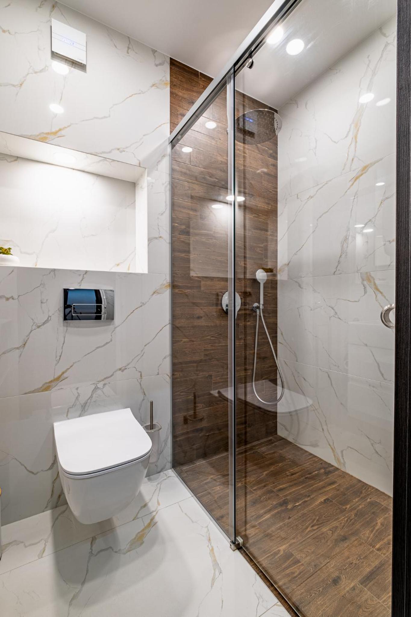 Luxury Redefined in City Center - Elevate Your Stay in a Smart and Modern Apartment