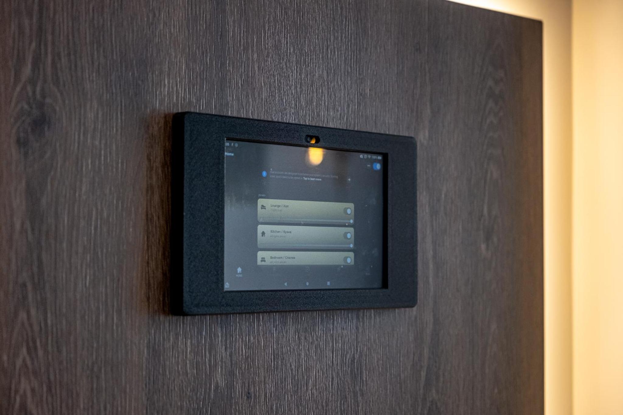 Luxury Redefined in City Center - Elevate Your Stay in a Smart and Modern Apartment