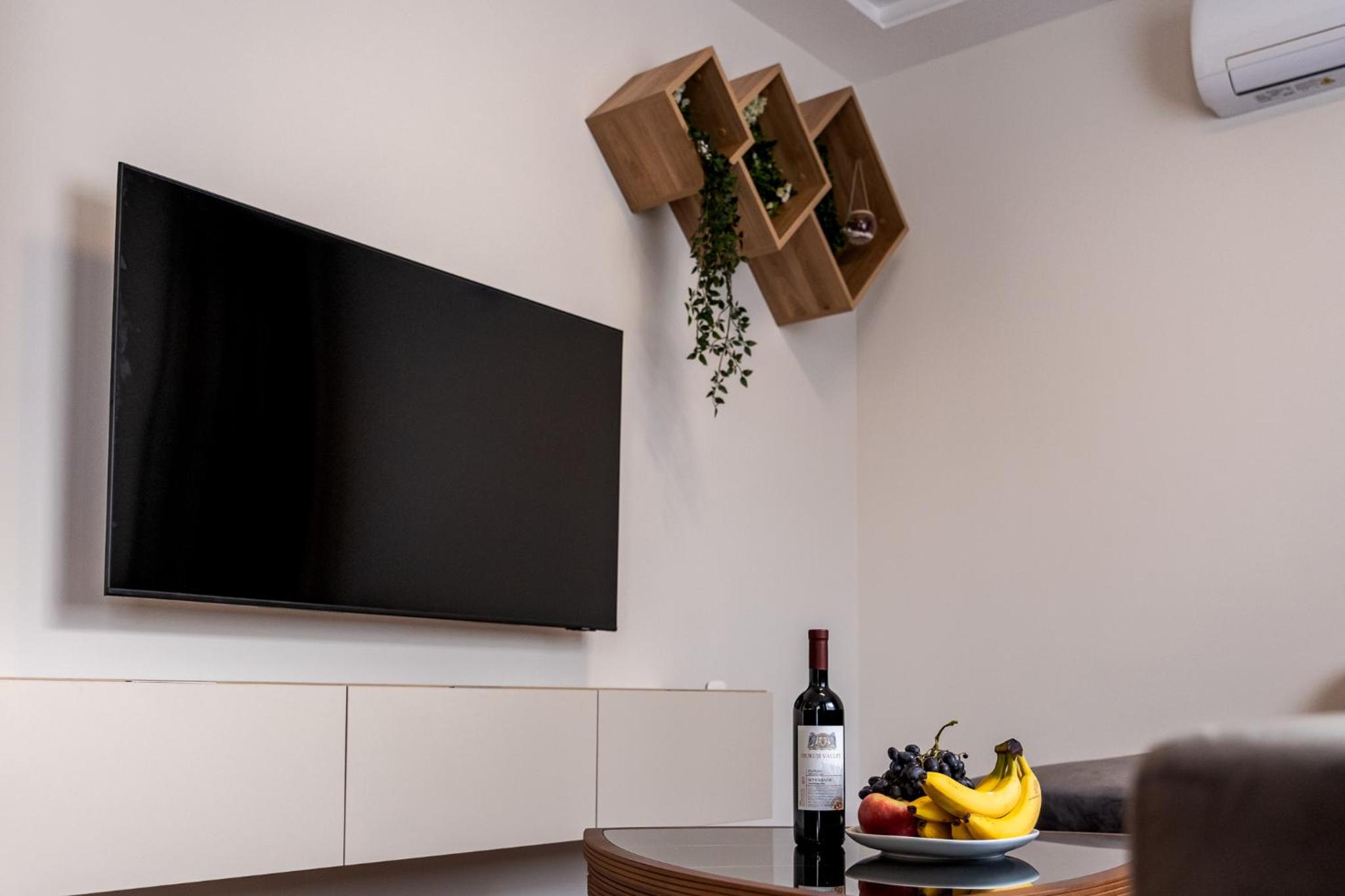 Luxury Redefined in City Center - Elevate Your Stay in a Smart and Modern Apartment