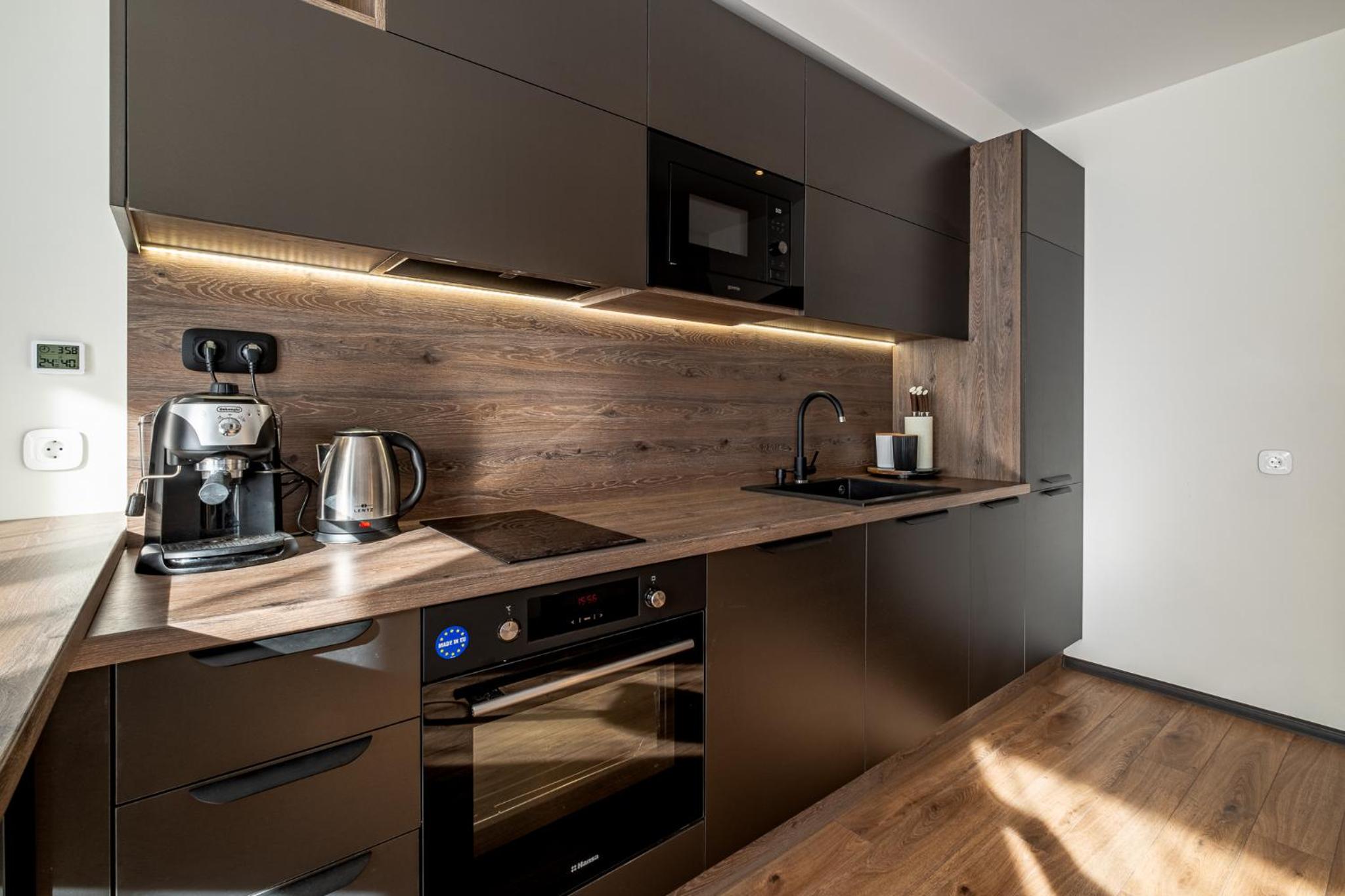 Luxury Redefined in City Center - Elevate Your Stay in a Smart and Modern Apartment