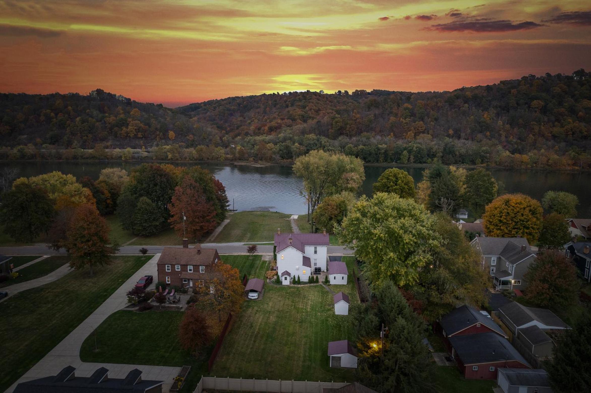 130 Yr Old Whimsical Gem On Ohio River view 5