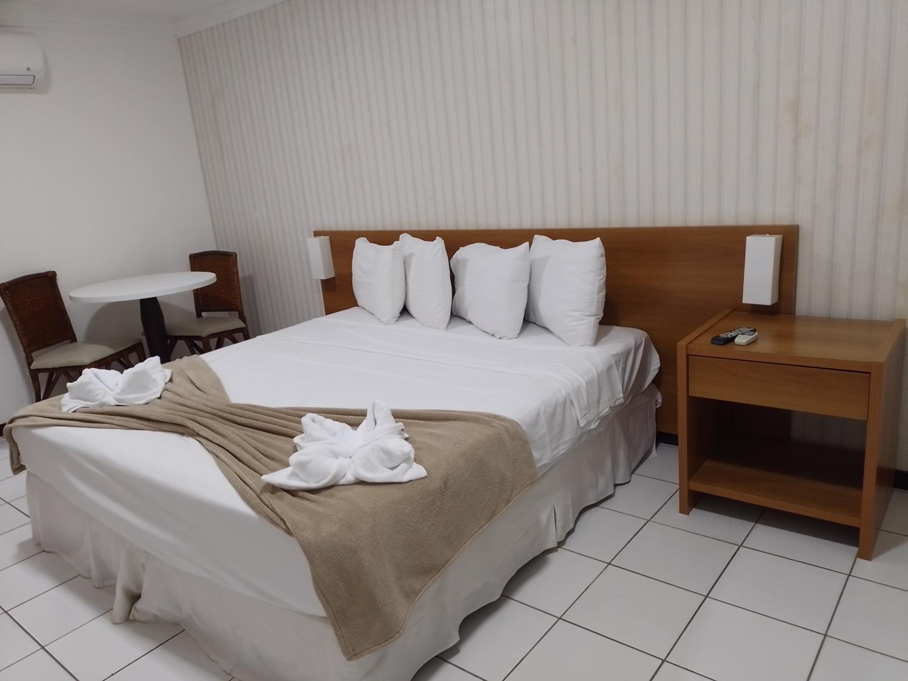 PONTA NEGRA FLAT APART