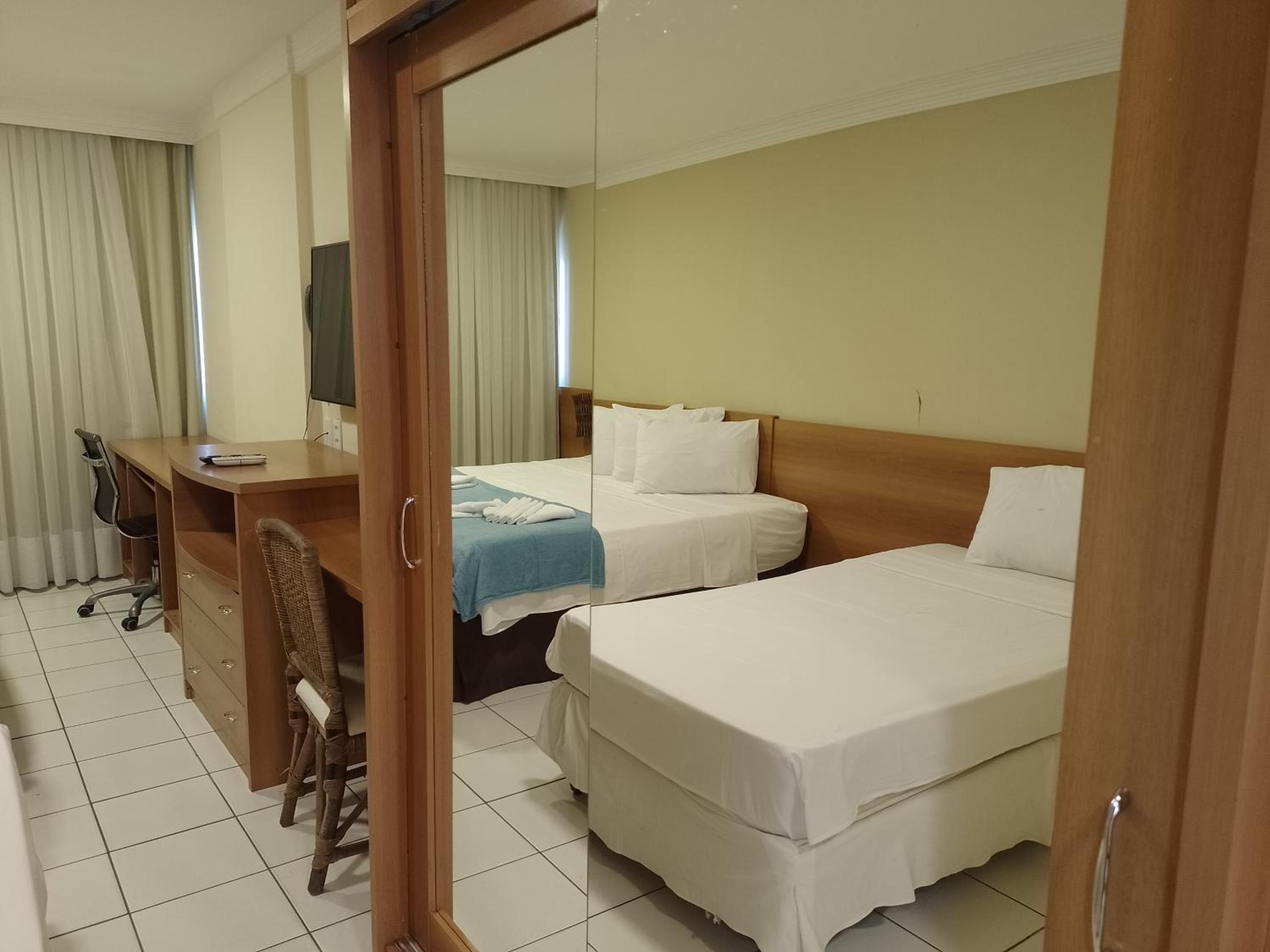 PONTA NEGRA FLAT APART