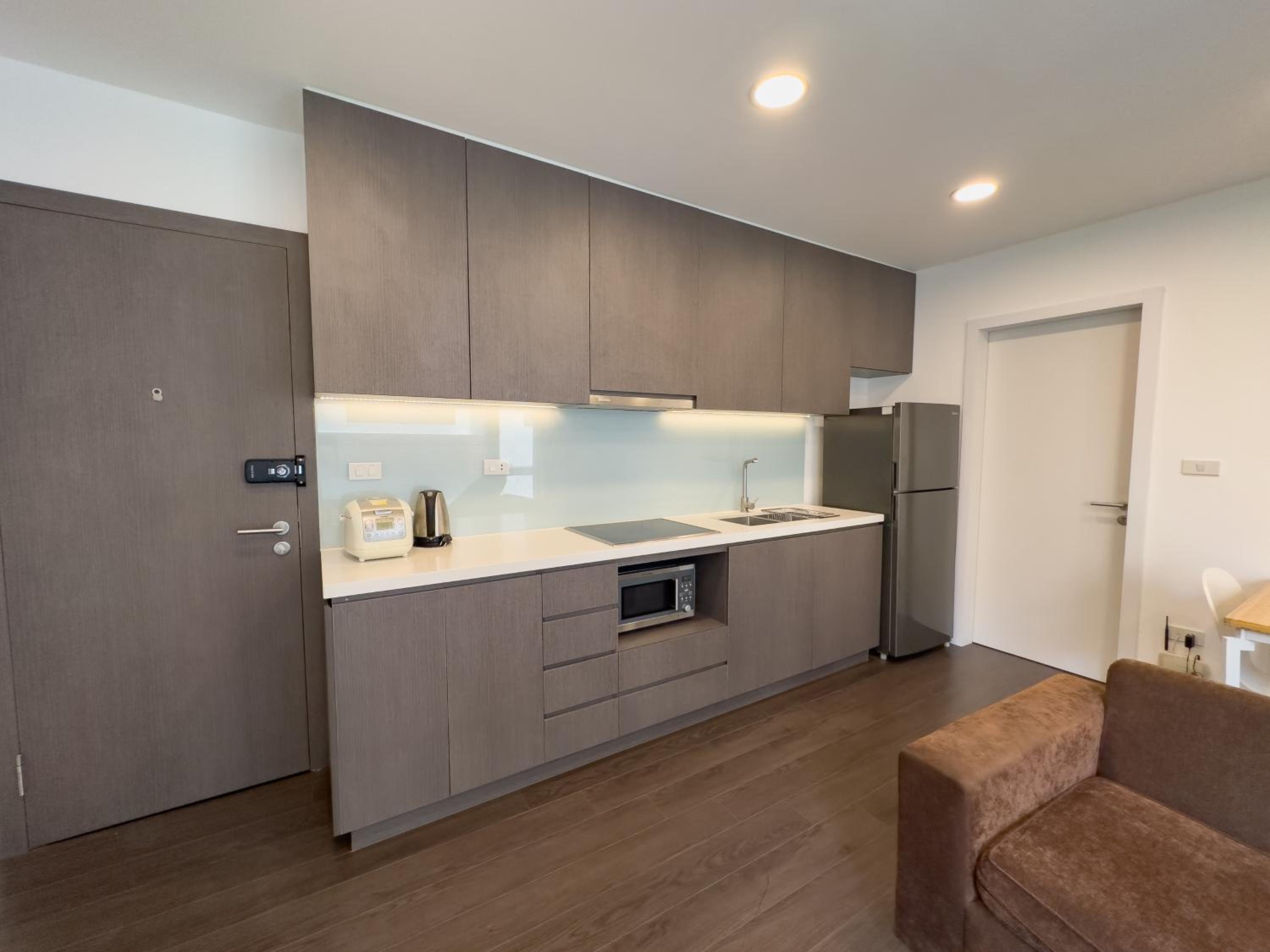Sun Apartment 302