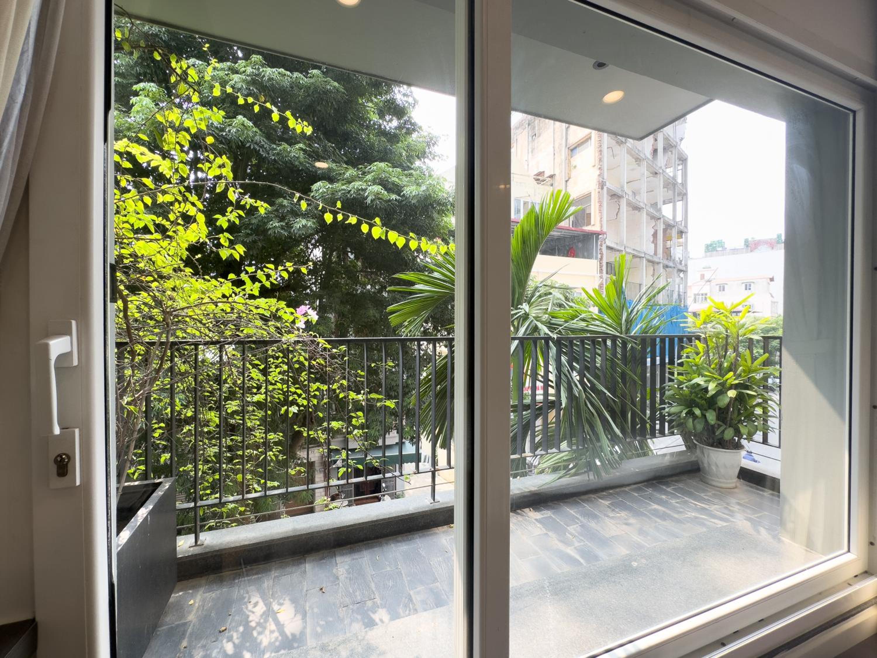 Sun Apartment 302