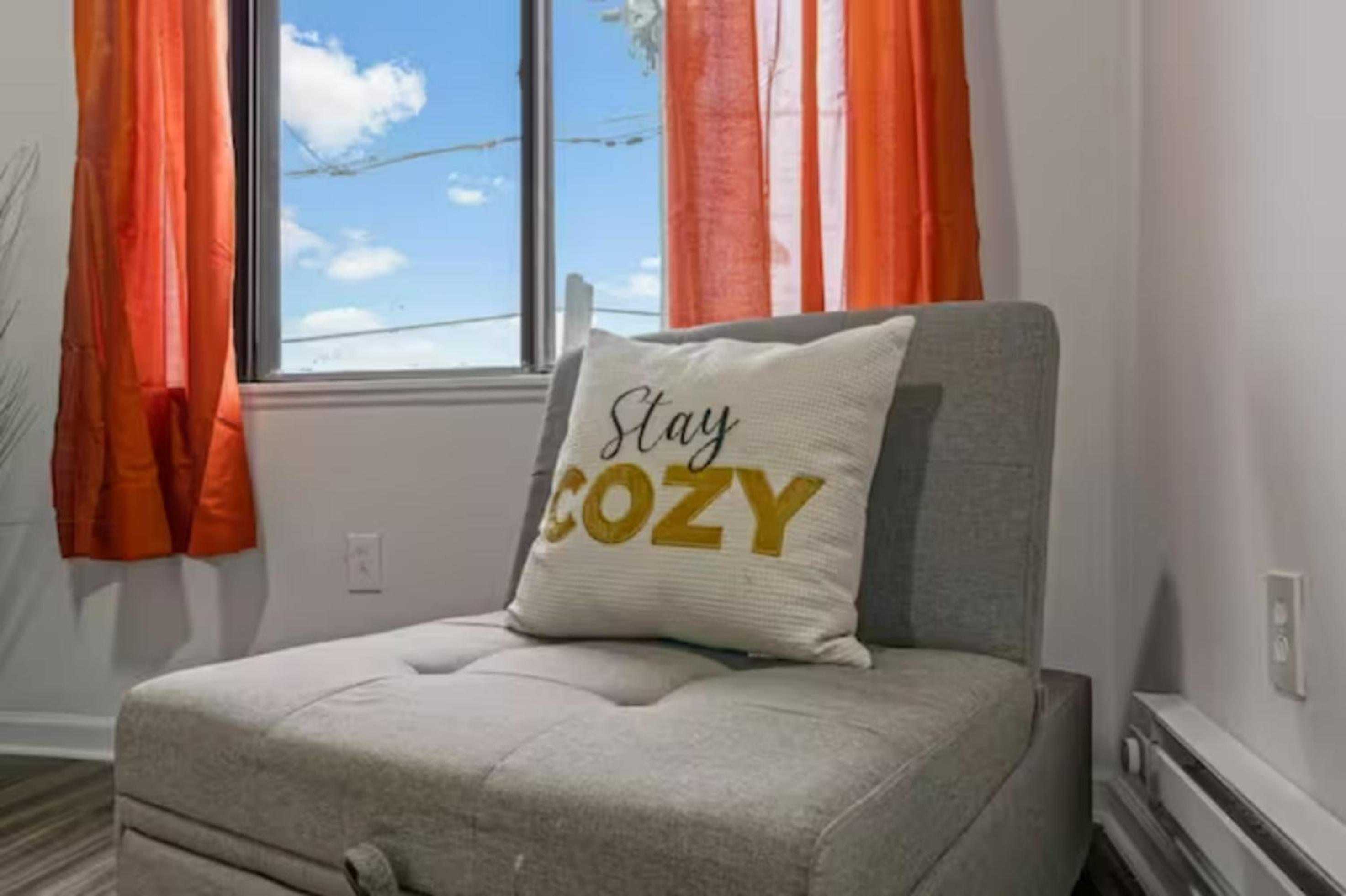 Urban Chic Apartments Near Center City view 5