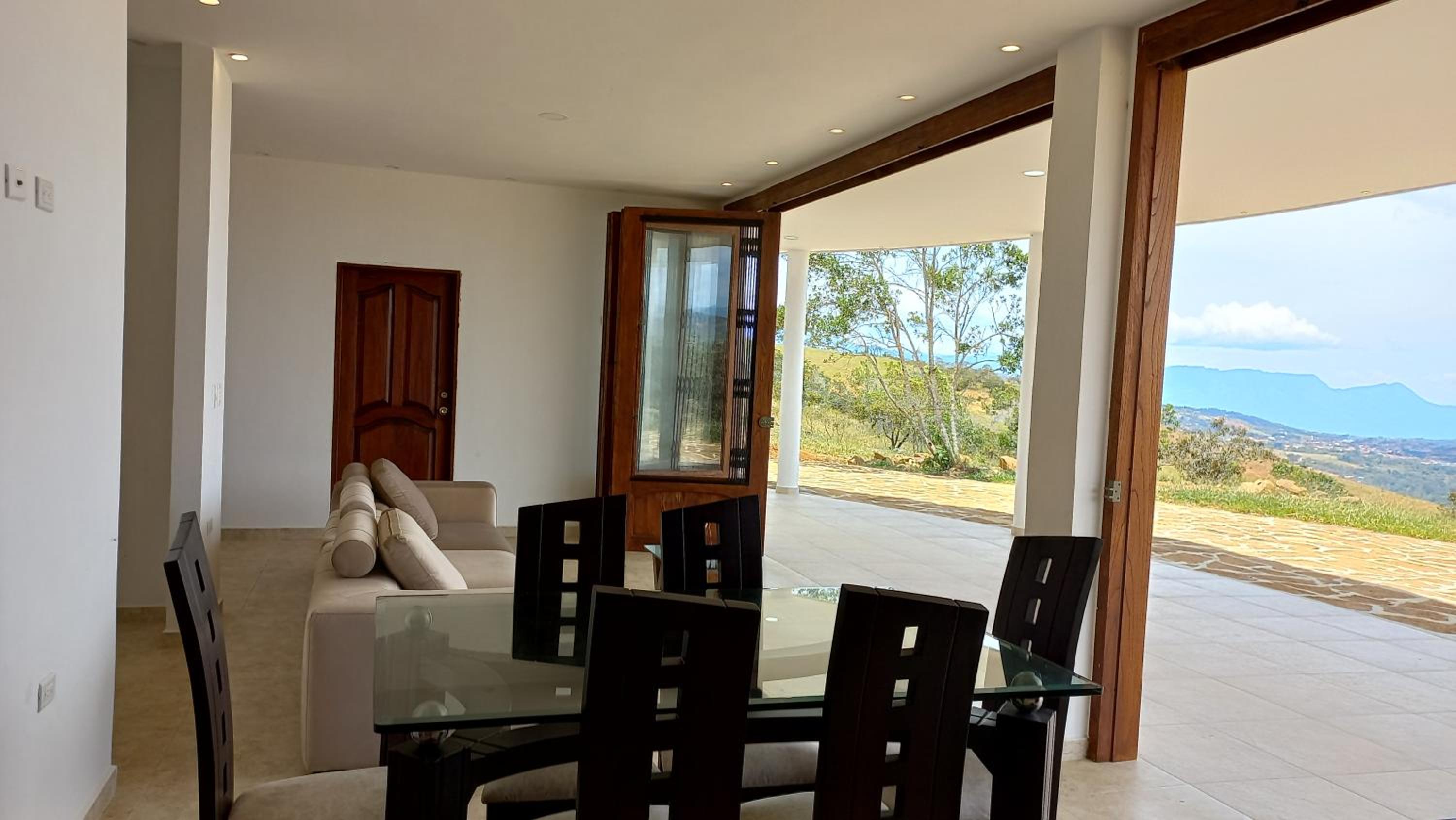 CASAS CAMPESTRES VILLA COVA Da IRIA BARICHARA