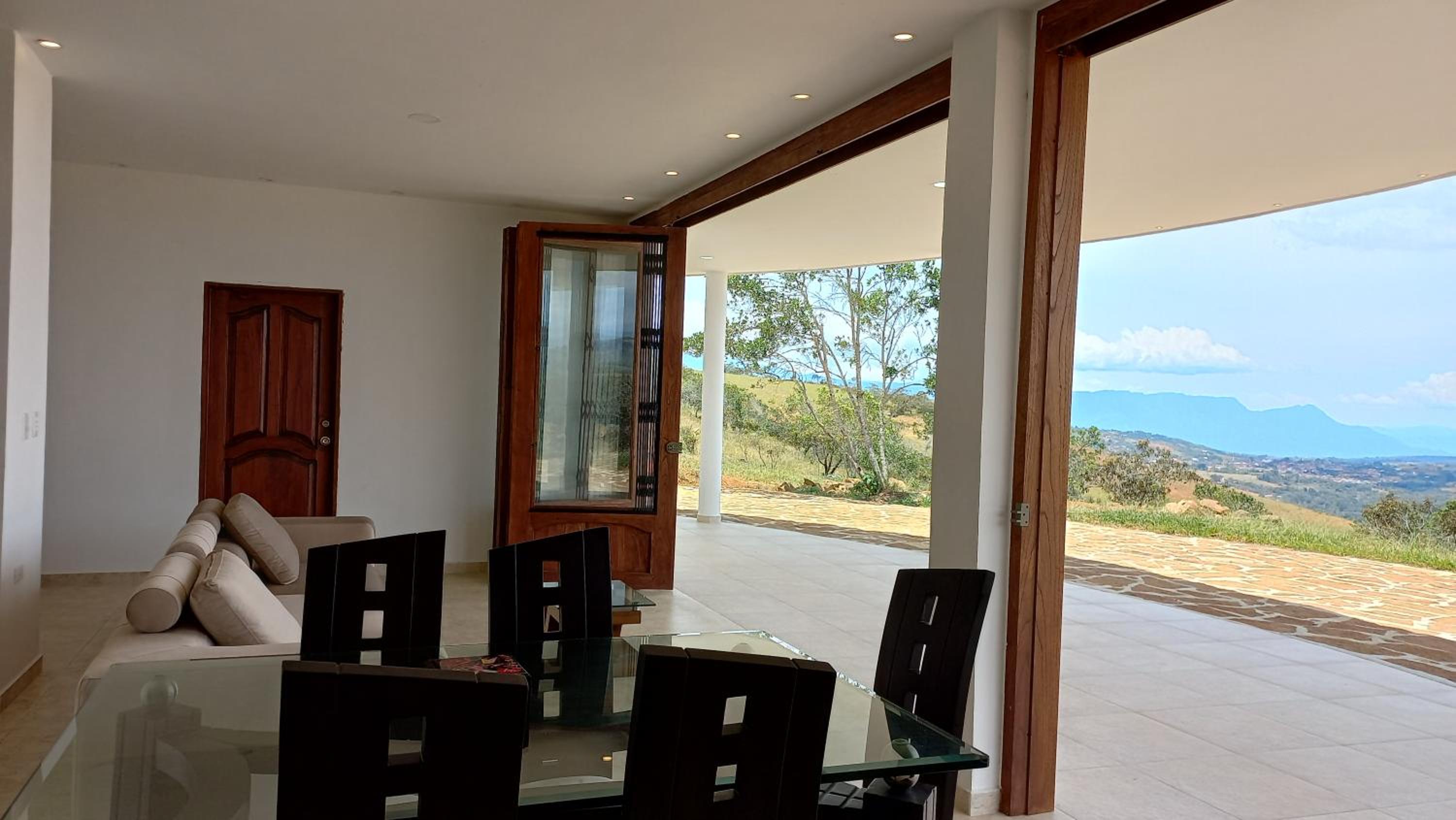 CASAS CAMPESTRES VILLA COVA Da IRIA BARICHARA