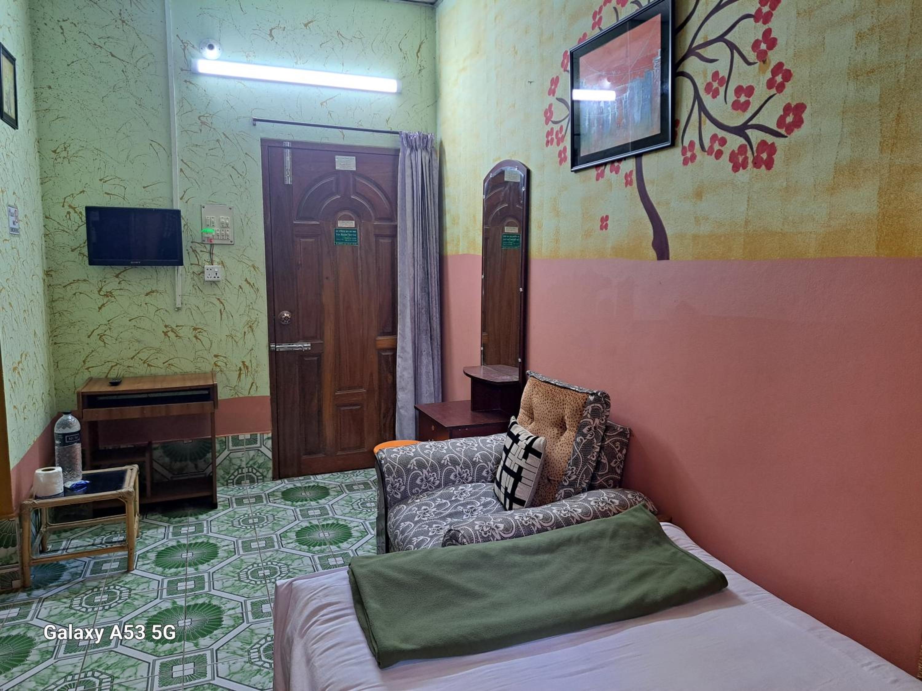 Green Leaf Guest House ColIege Road Sreemongal