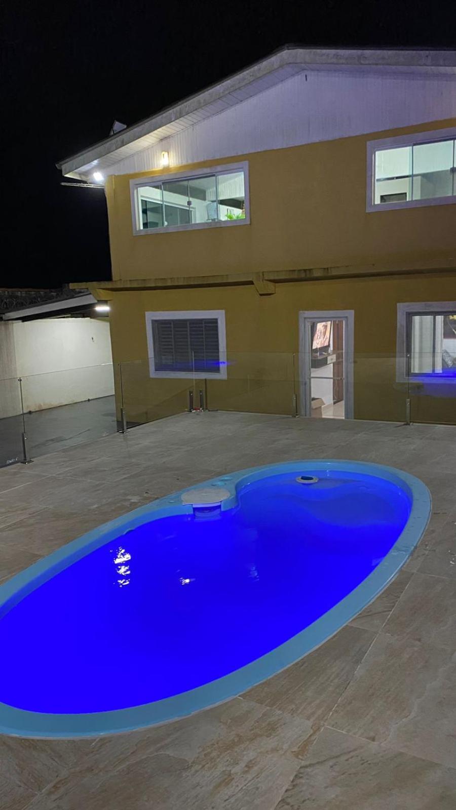 Casa amarela cantinho de lazer