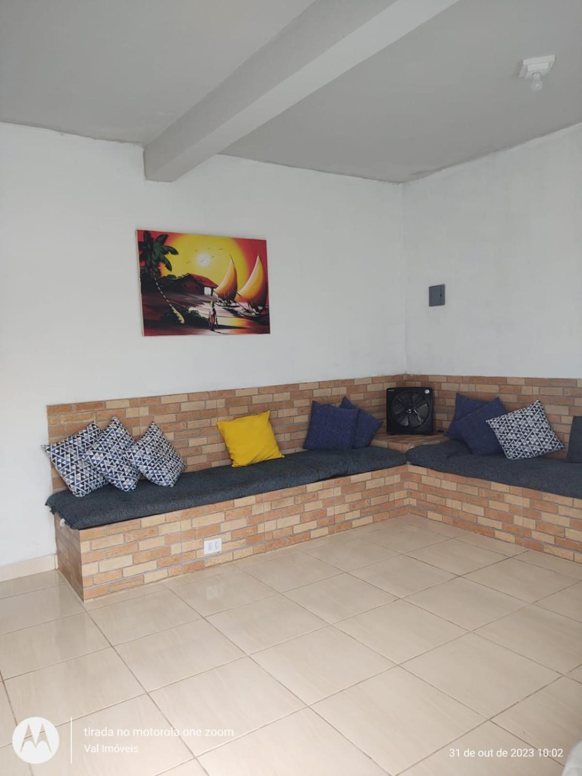 Casa amarela cantinho de lazer