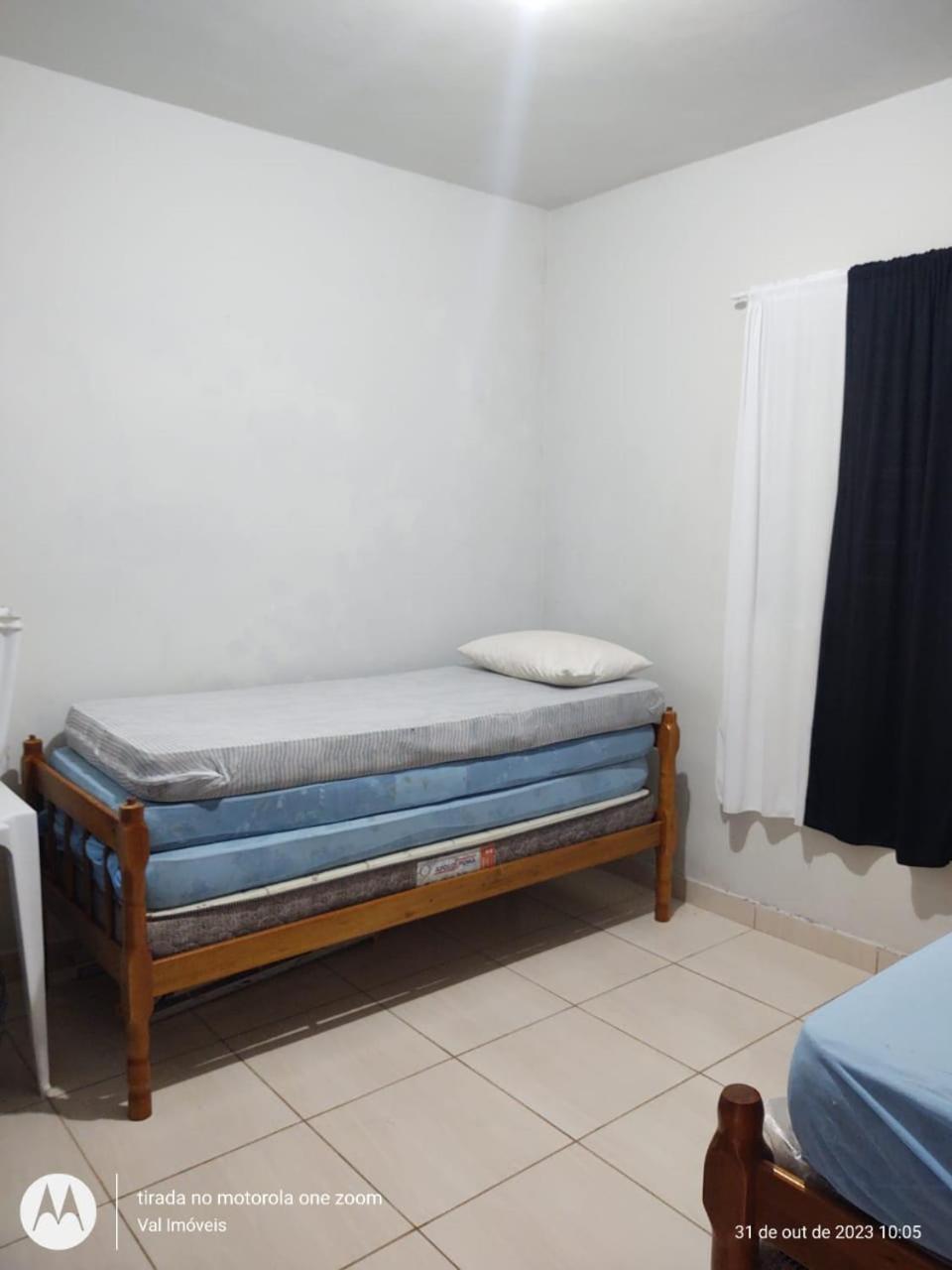 Casa amarela cantinho de lazer