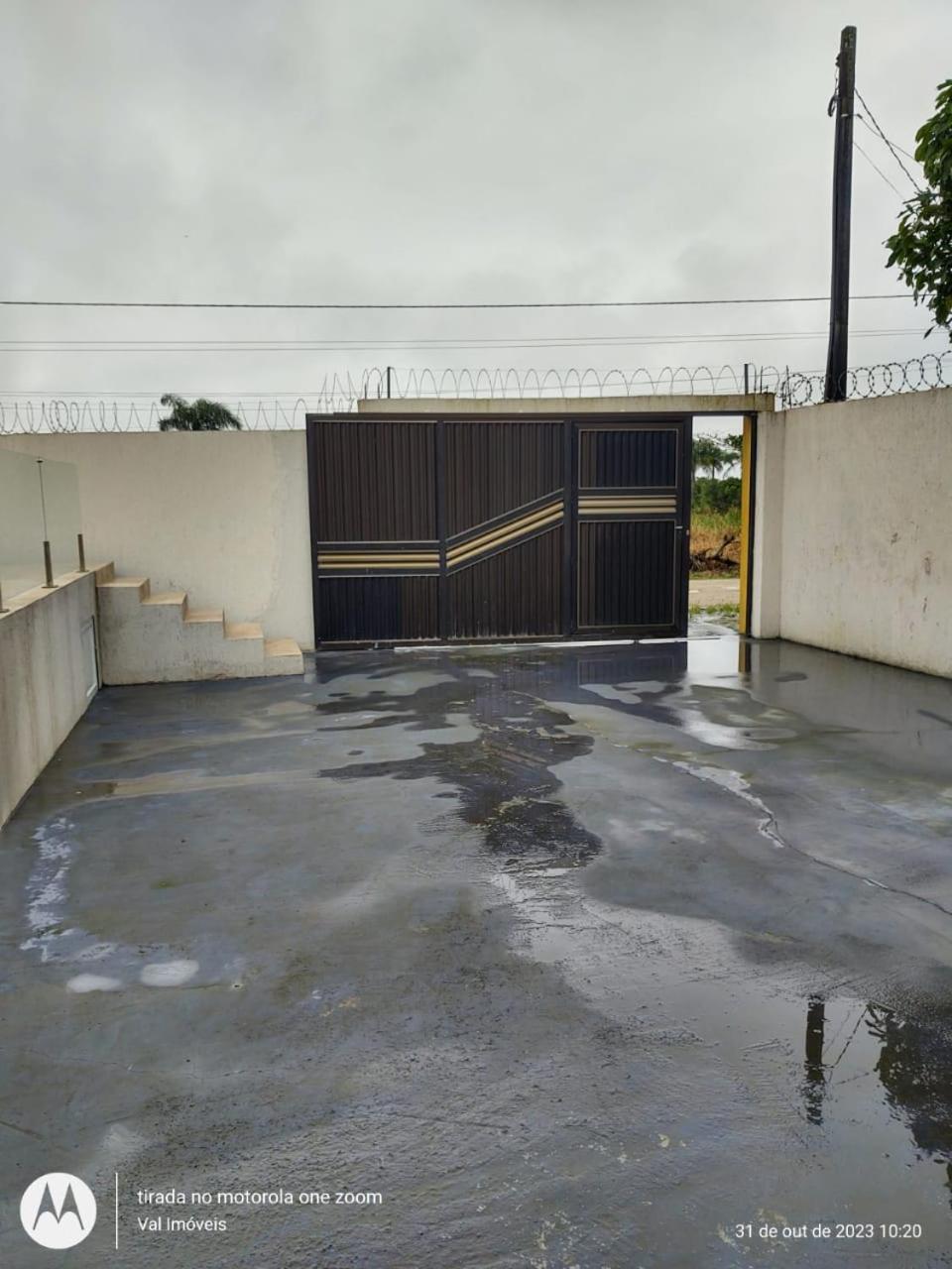 Casa amarela cantinho de lazer