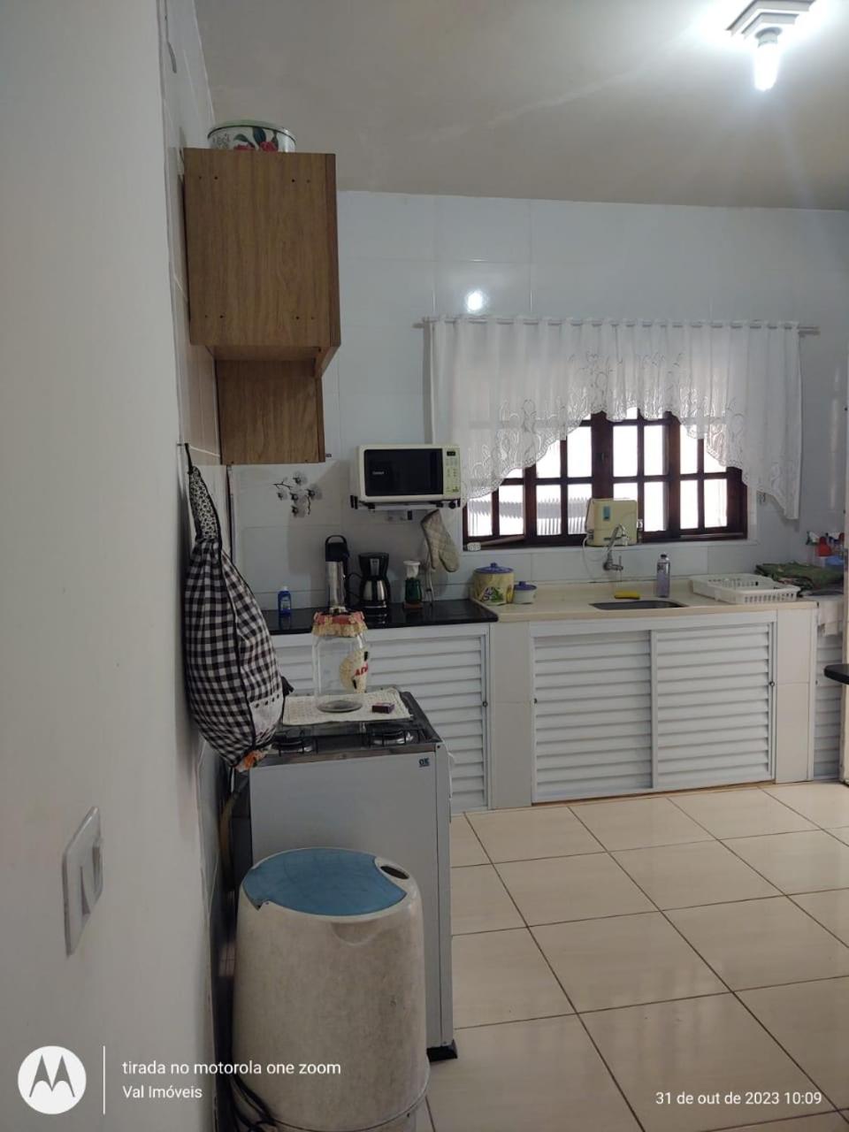 Casa amarela cantinho de lazer