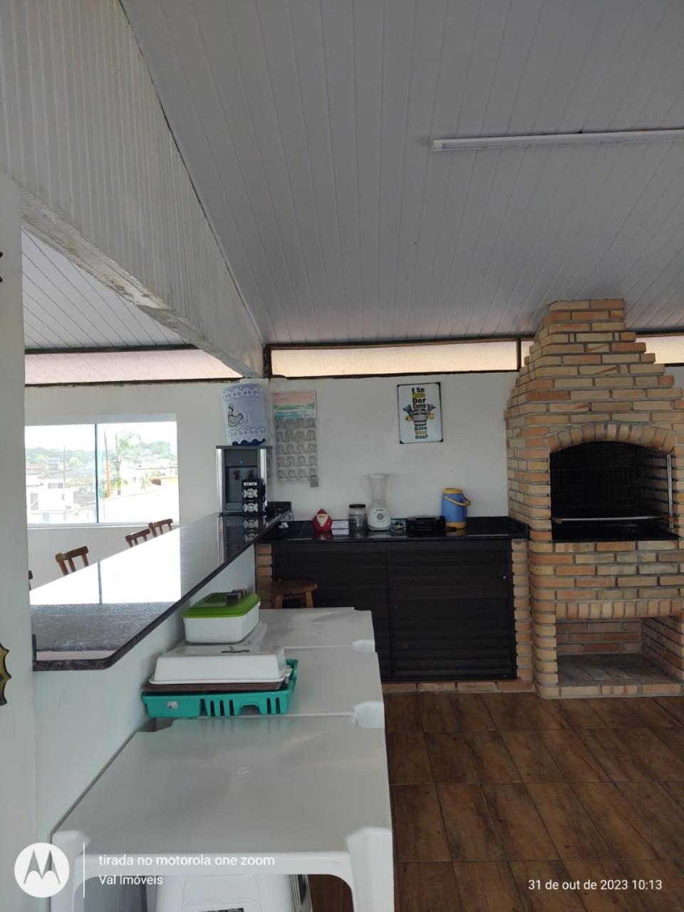 Casa amarela cantinho de lazer