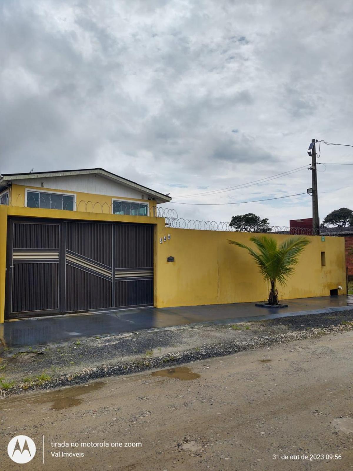 Casa amarela cantinho de lazer