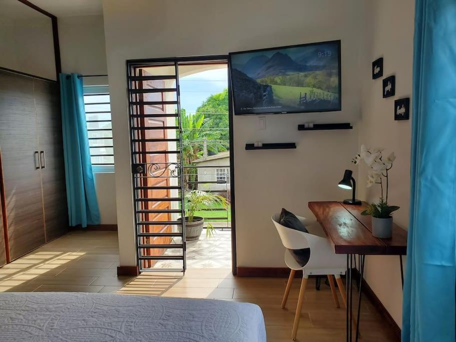 'The Solace' New Luxury Modern 1Bed 1Bath Apt. view 4