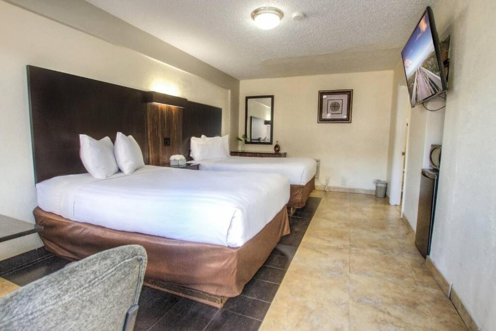 Beachside Studio:2Bed,Dining,Tv*117 view 2
