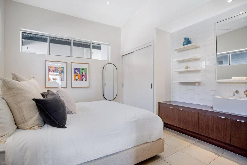 Lookout 334 - Endless Ocean Views - Rooftop Spa