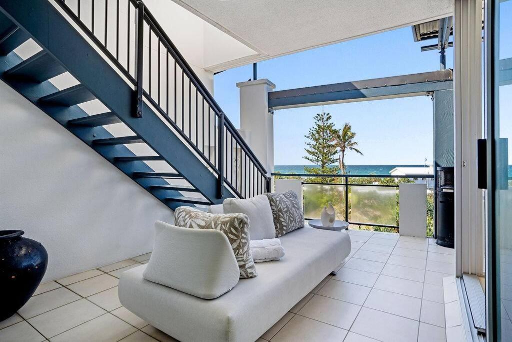 Lookout 334 - Endless Ocean Views - Rooftop Spa
