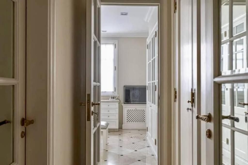 Belle Epoque Style Apartment Entire floor on the most sofisticated avenue of the city