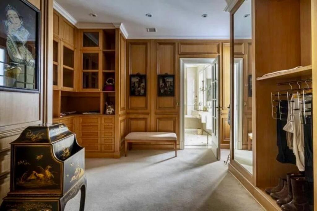 Belle Epoque Style Apartment Entire floor on the most sofisticated avenue of the city