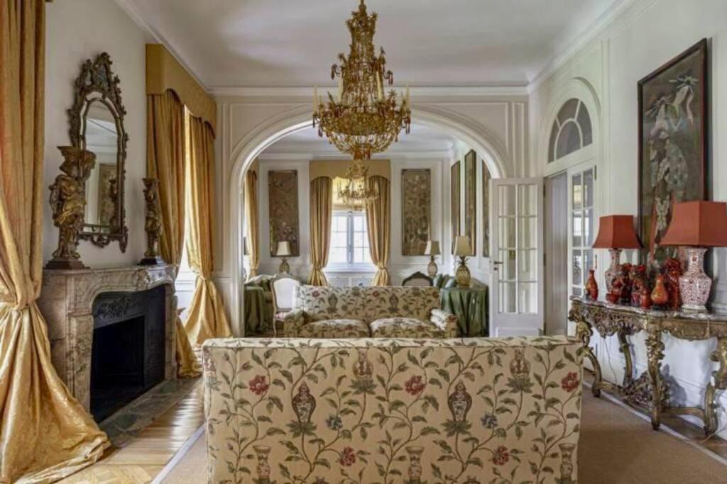 Belle Epoque Style Apartment Entire floor on the most sofisticated avenue of the city