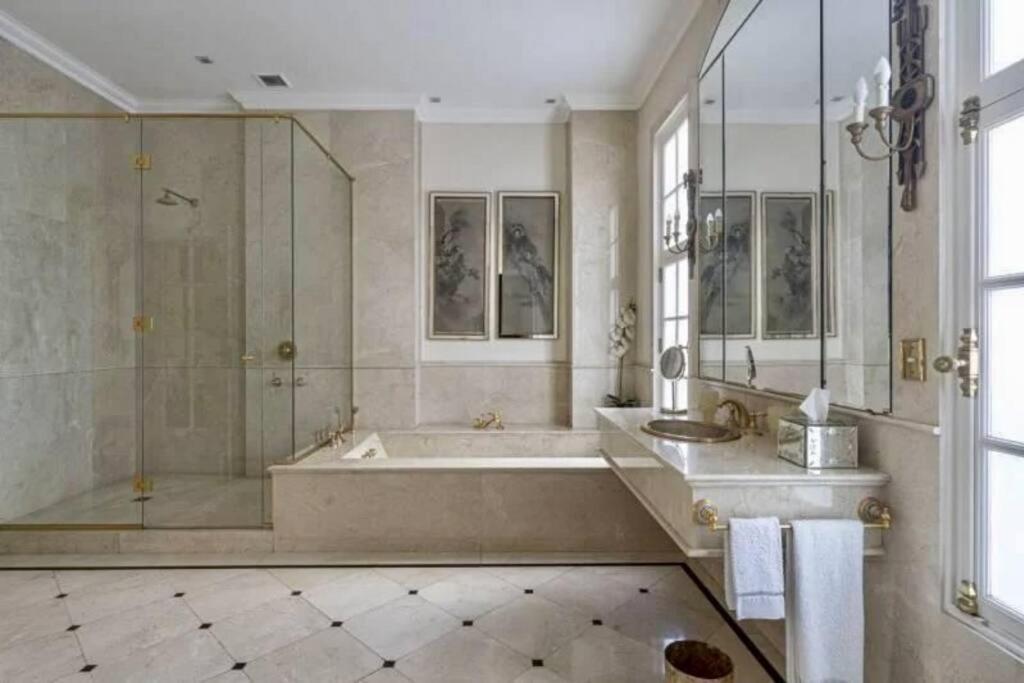 Belle Epoque Style Apartment Entire floor on the most sofisticated avenue of the city