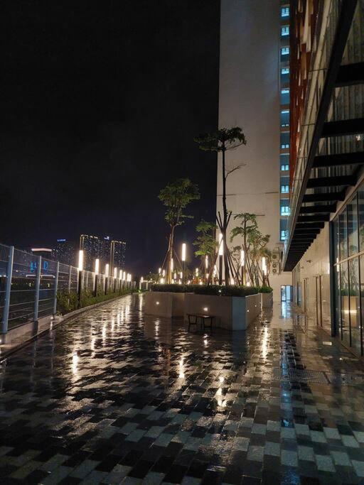 Anland Lakeview luxury apartment with park, Aeon Mall