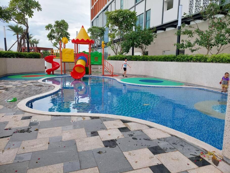 Anland Lakeview luxury apartment with park, Aeon Mall