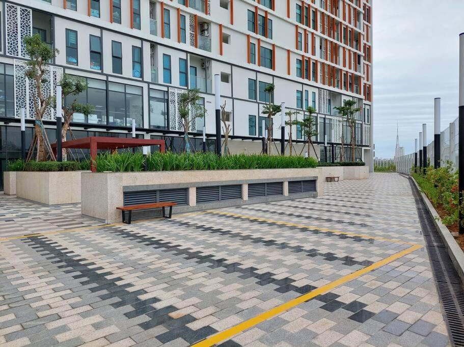 Anland Lakeview luxury apartment with park, Aeon Mall
