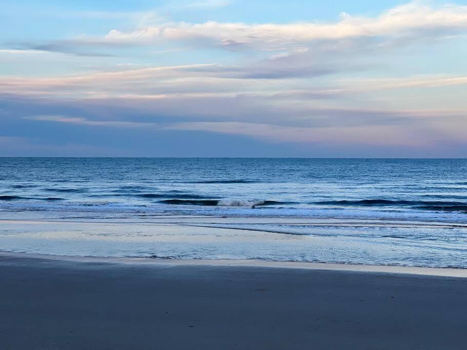 Beachside Elegance: 1BR Retreat*128* view 3