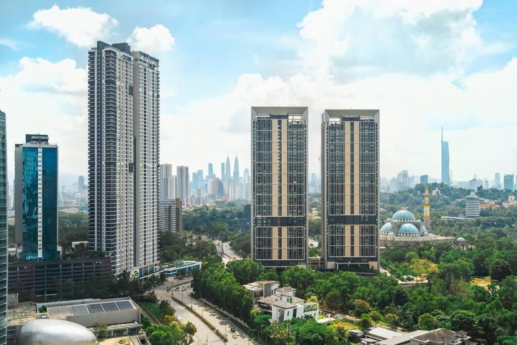 Arte Mont Kiara-KLCC View-Netflix-GameConsole-3Pax