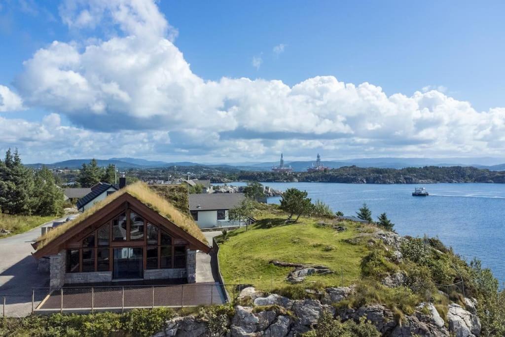Beautiful villa with seaview and sunny view 4