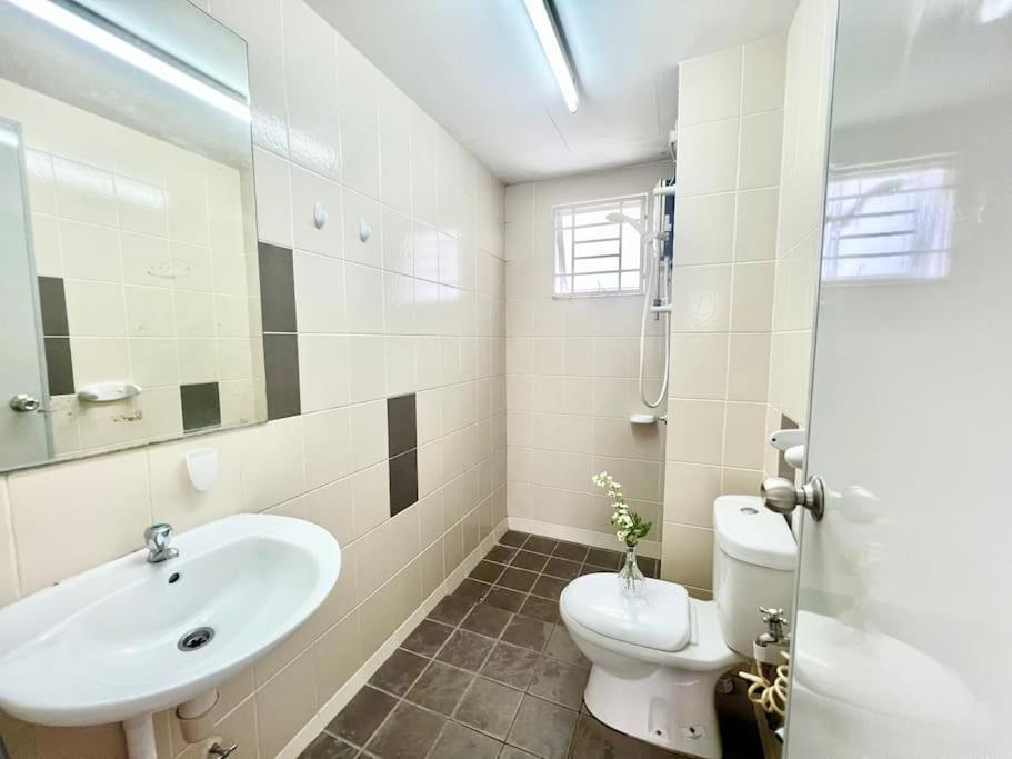 O3 1-12Pax Cozy Home Setia Alam SCCC TV&WiFi Pool photo 2
