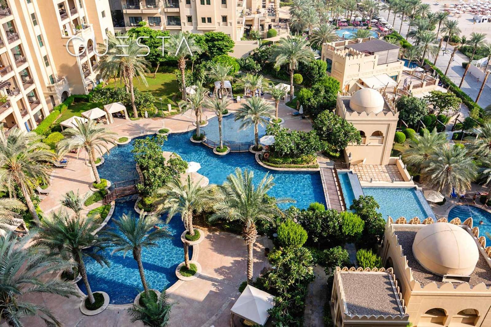 Fairmont Apartments The Palm, Free access to hotel beach and pools