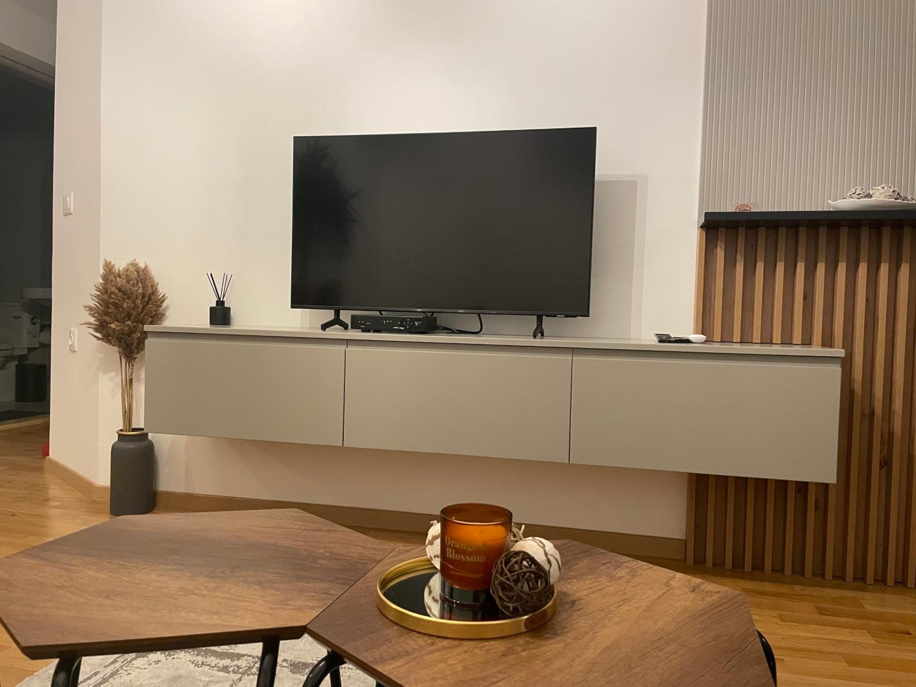 City LEKS apartment view 5