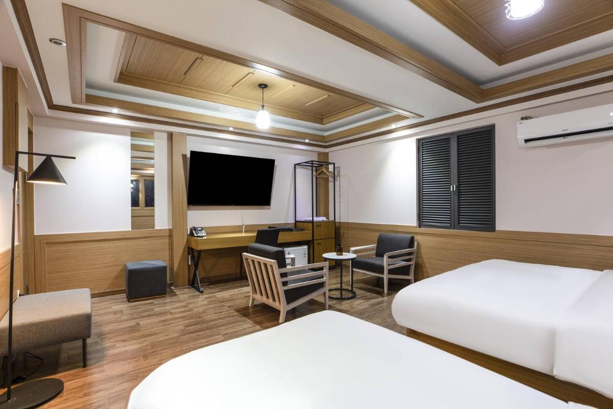hotel room