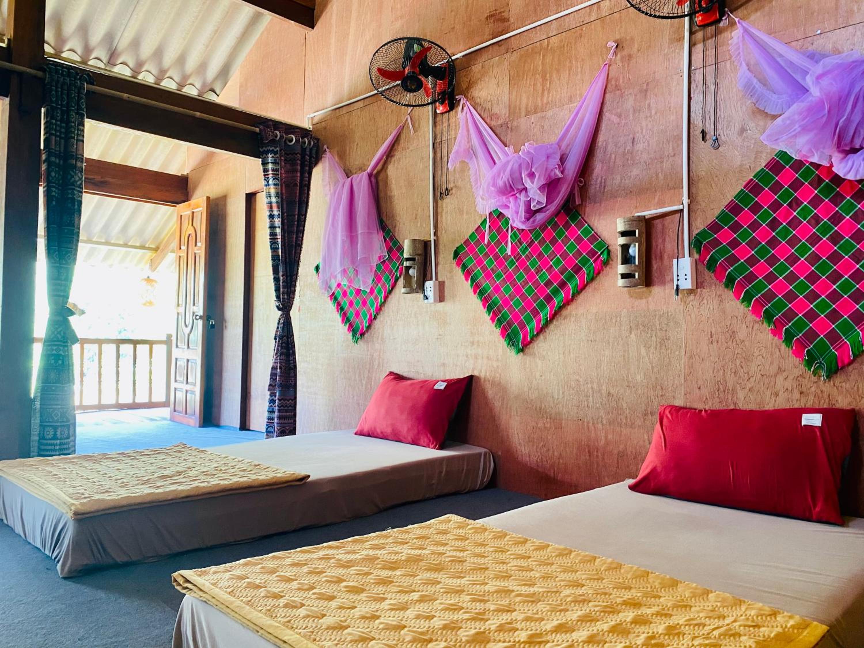 Du Gia Field View Homestay
