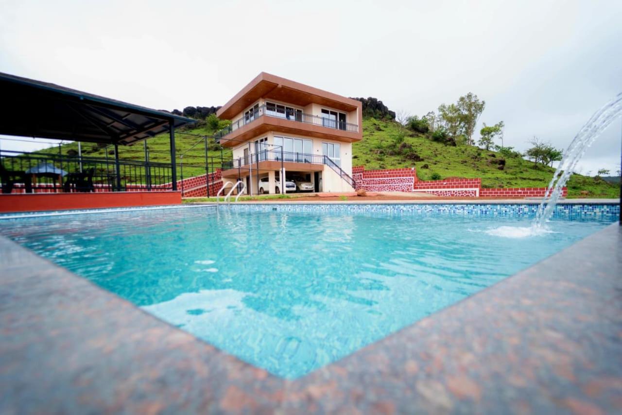 Colorbar Villa