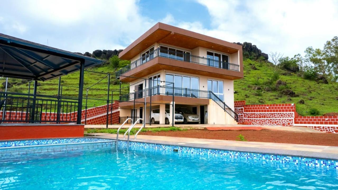 Colorbar Villa