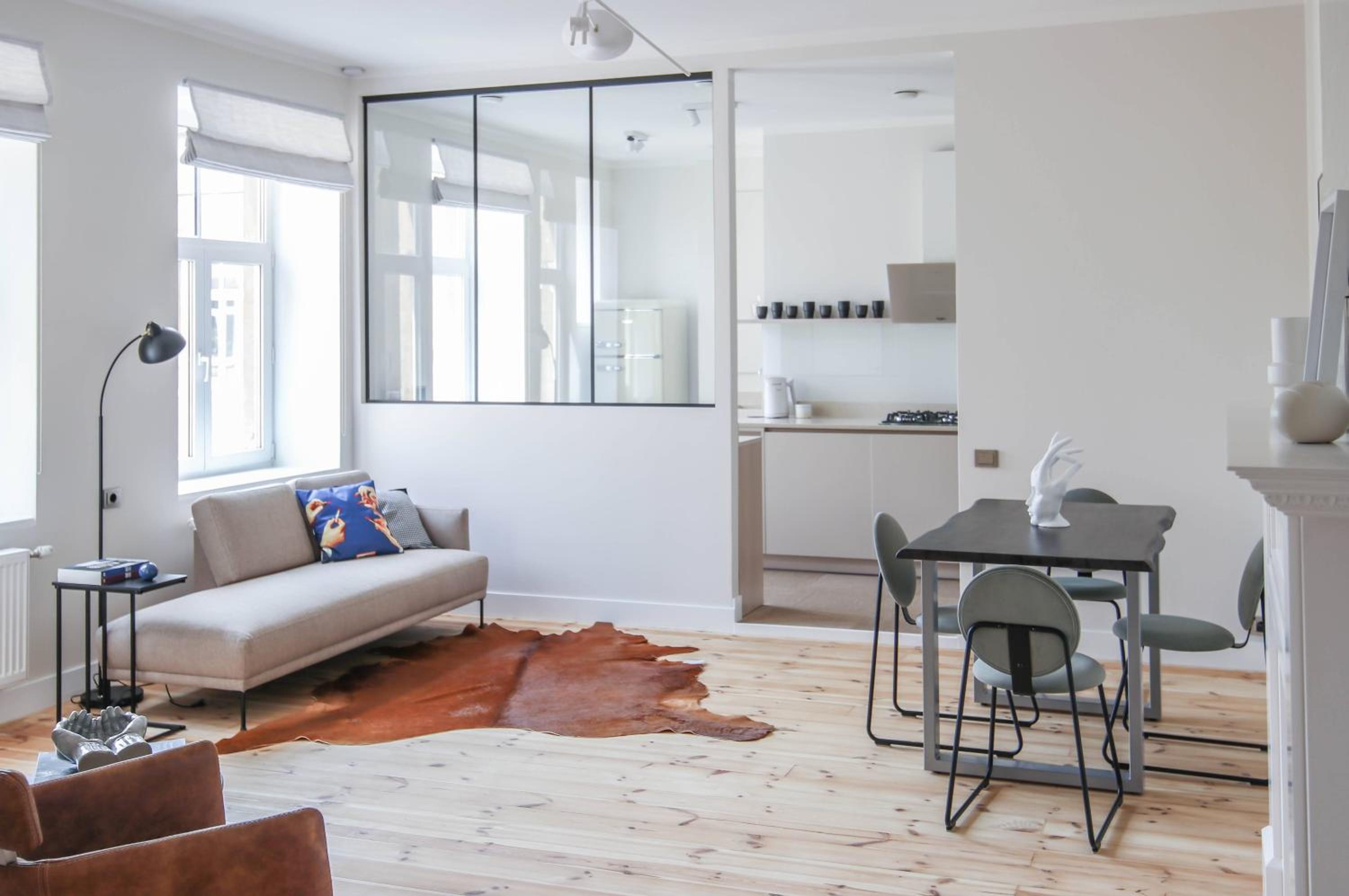 Modern apartment in city center!