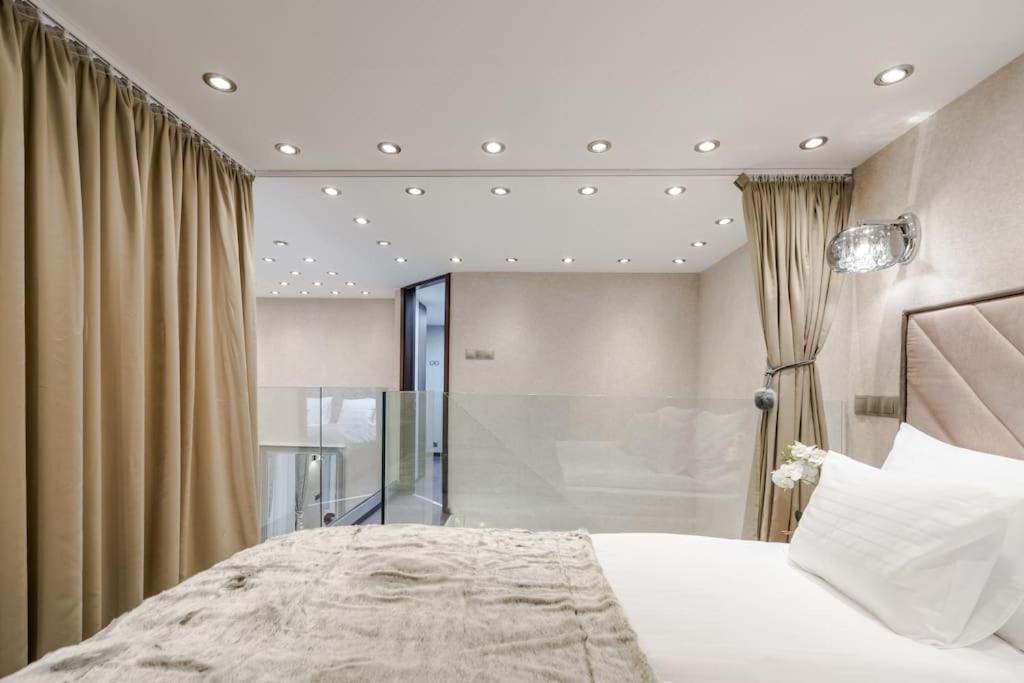 Stylish two-bedroom suite in the center