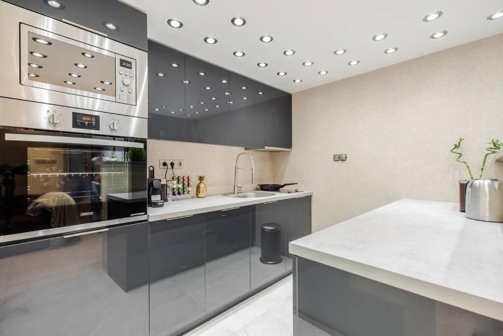 Stylish two-bedroom suite in the center