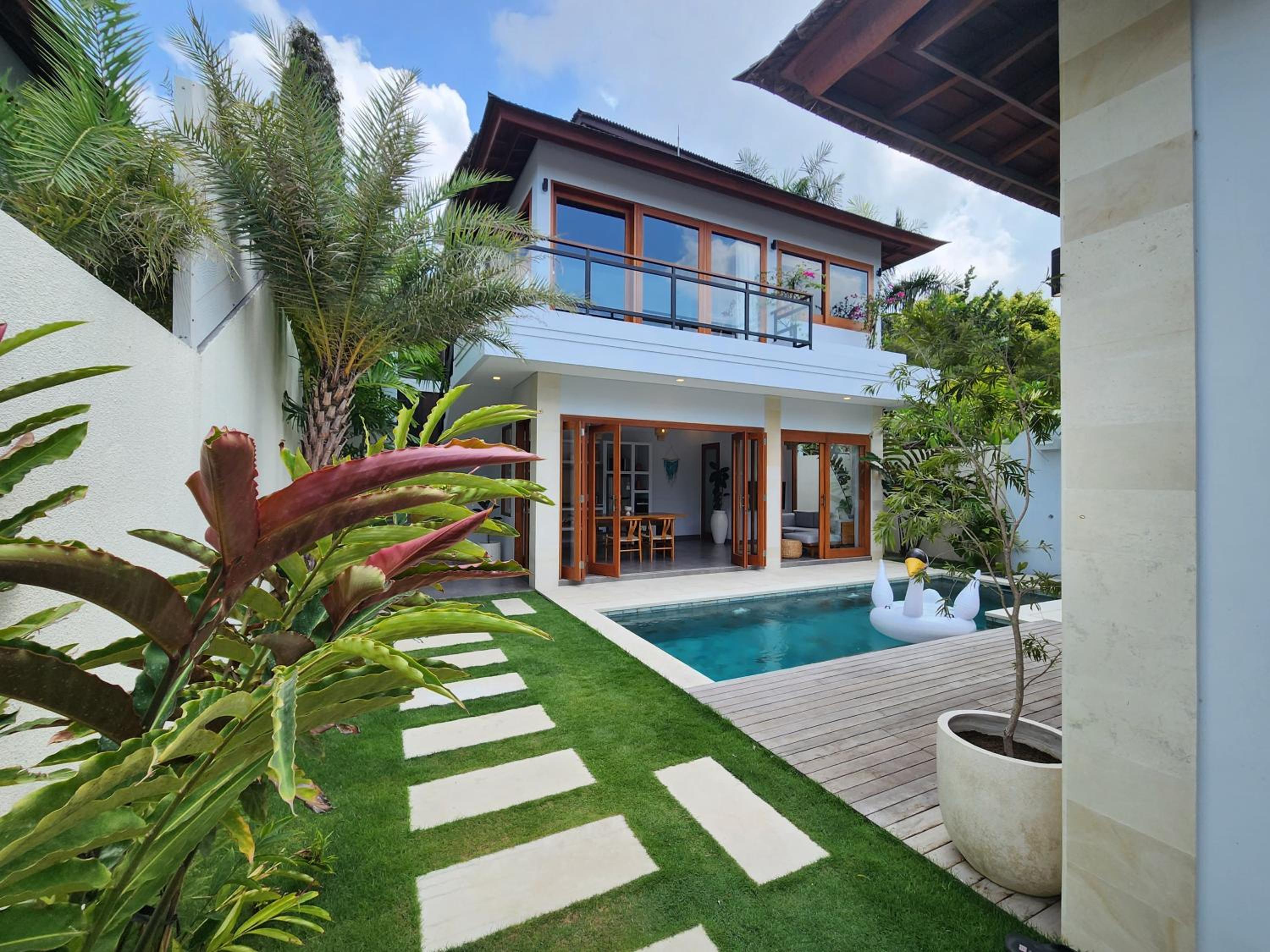 Hotel villa 2 kamar di canggu kawaii villa - Image 1