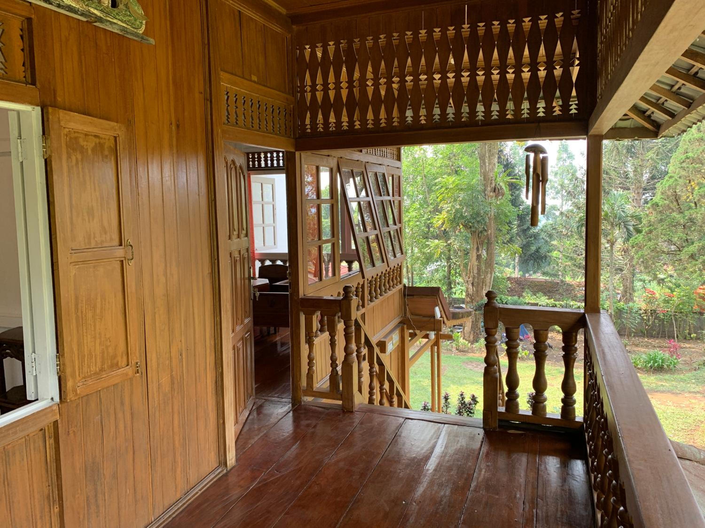 Villa Kayu Puncak by Henny Ariastoeti view 4