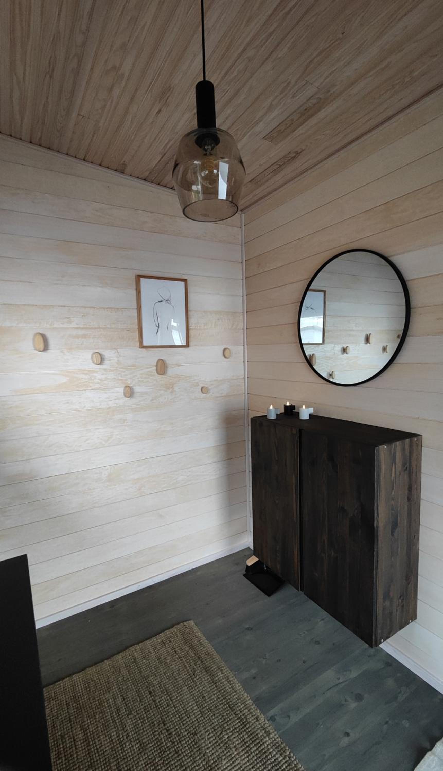 Scandinavian lakeside cottage